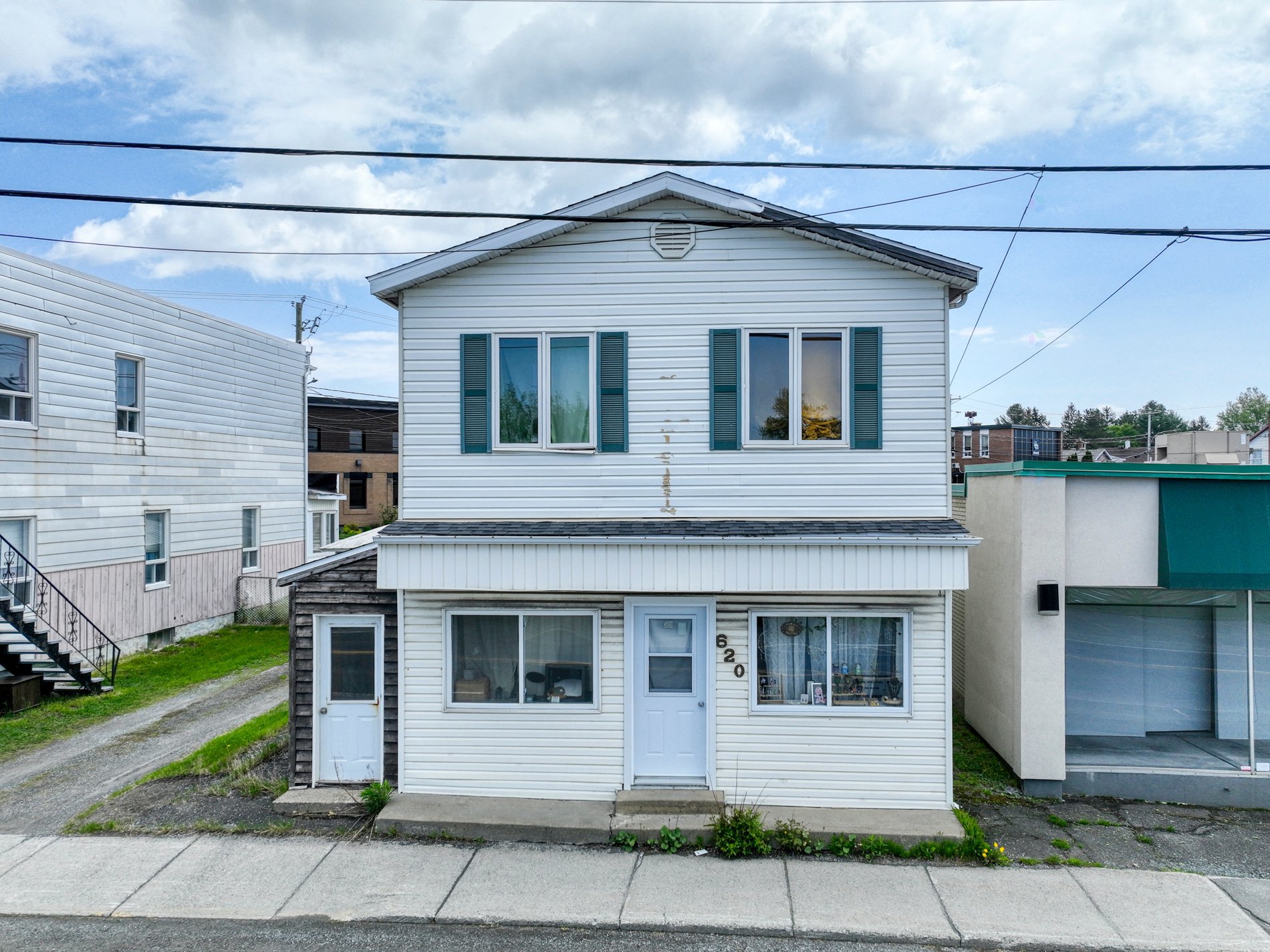 620 Av. Champlain — photo 1