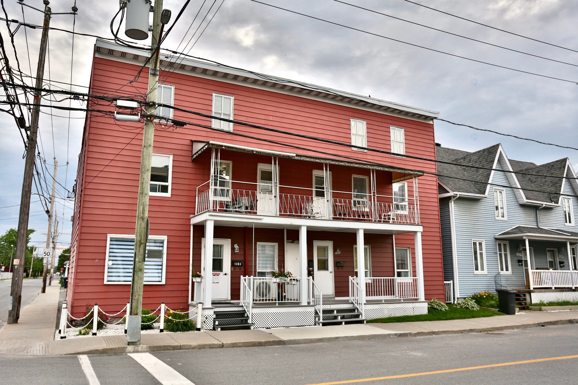 1205-1221 Av. Bourdages N. — photo 2