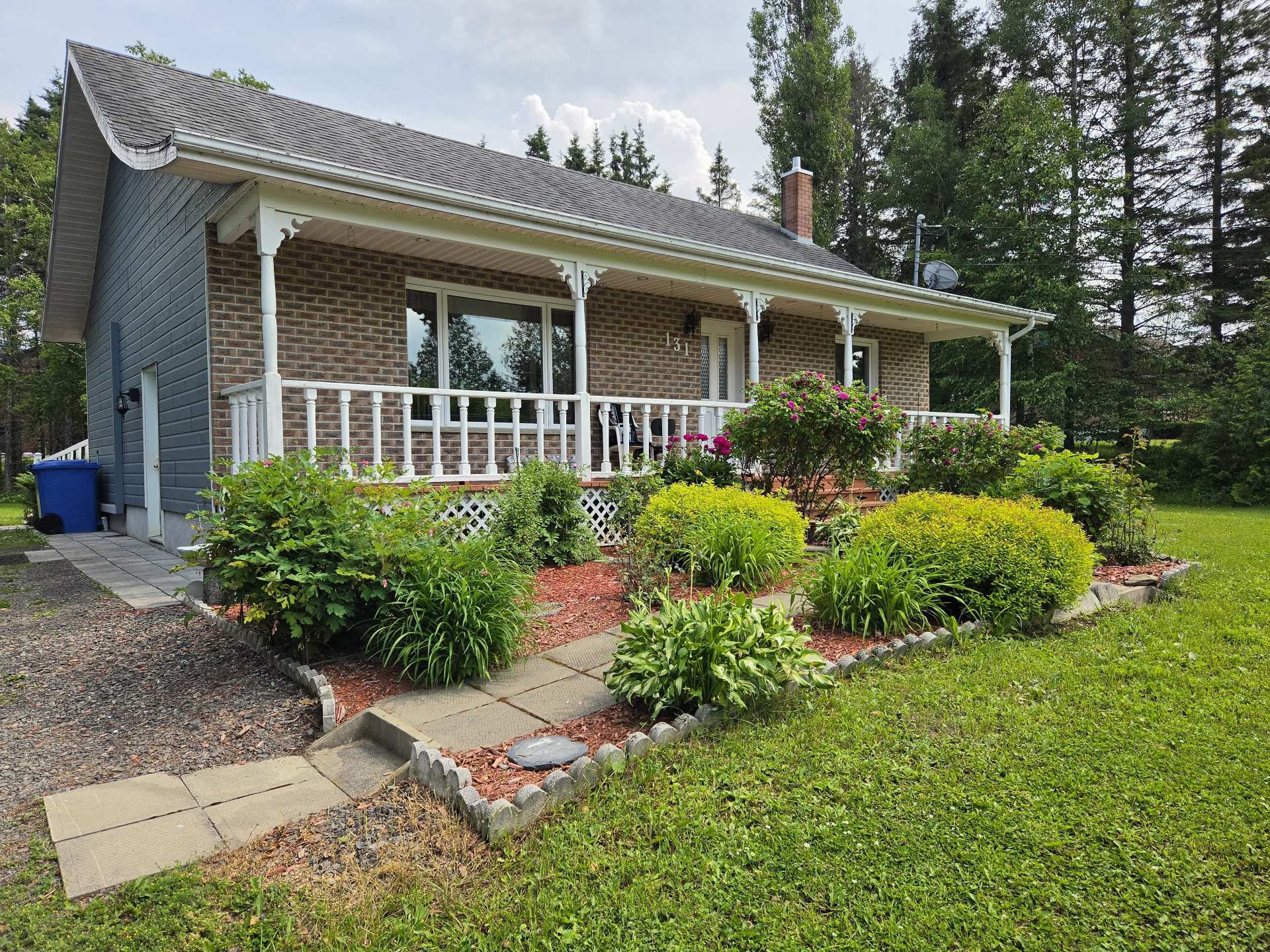 131 Route Mercier — photo 1