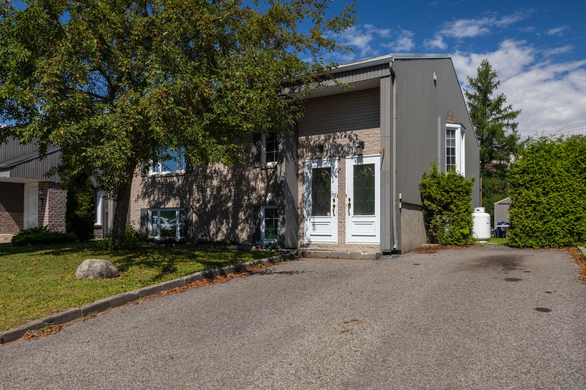 1626-1628 Av. André-Malapart — photo 1
