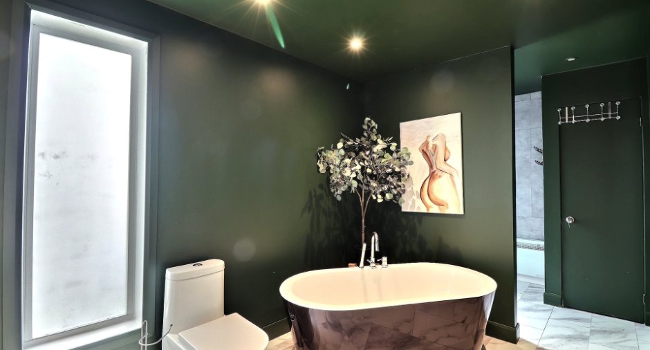 Salle de bains attenante à la CCP