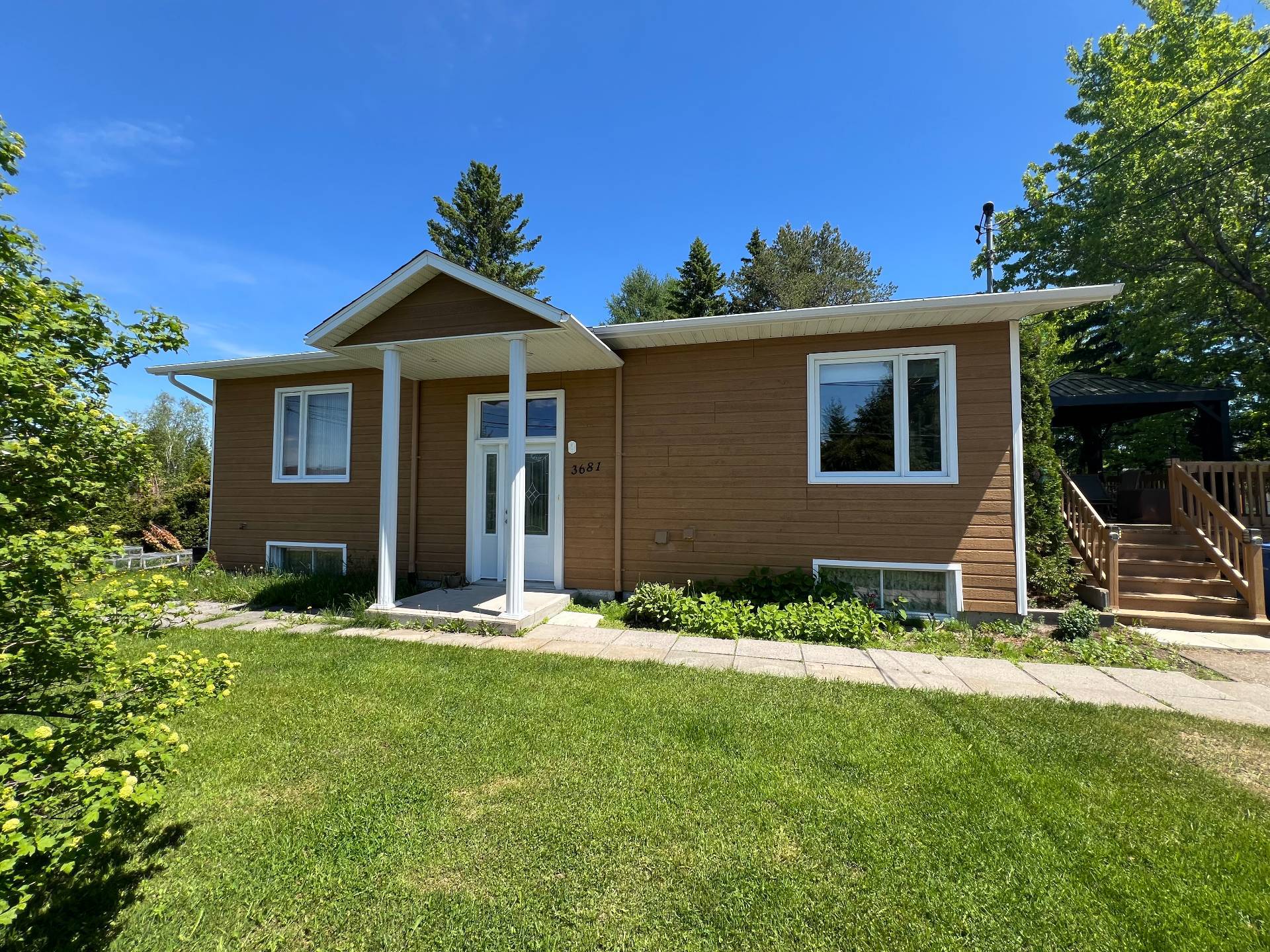 3681 Av. Trefflé-Gilbert — photo 1