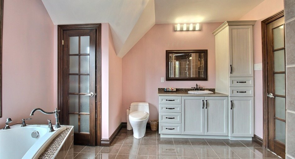 Salle de bains attenante à la CCP