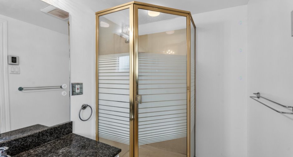 Salle de bains attenante à la CCP