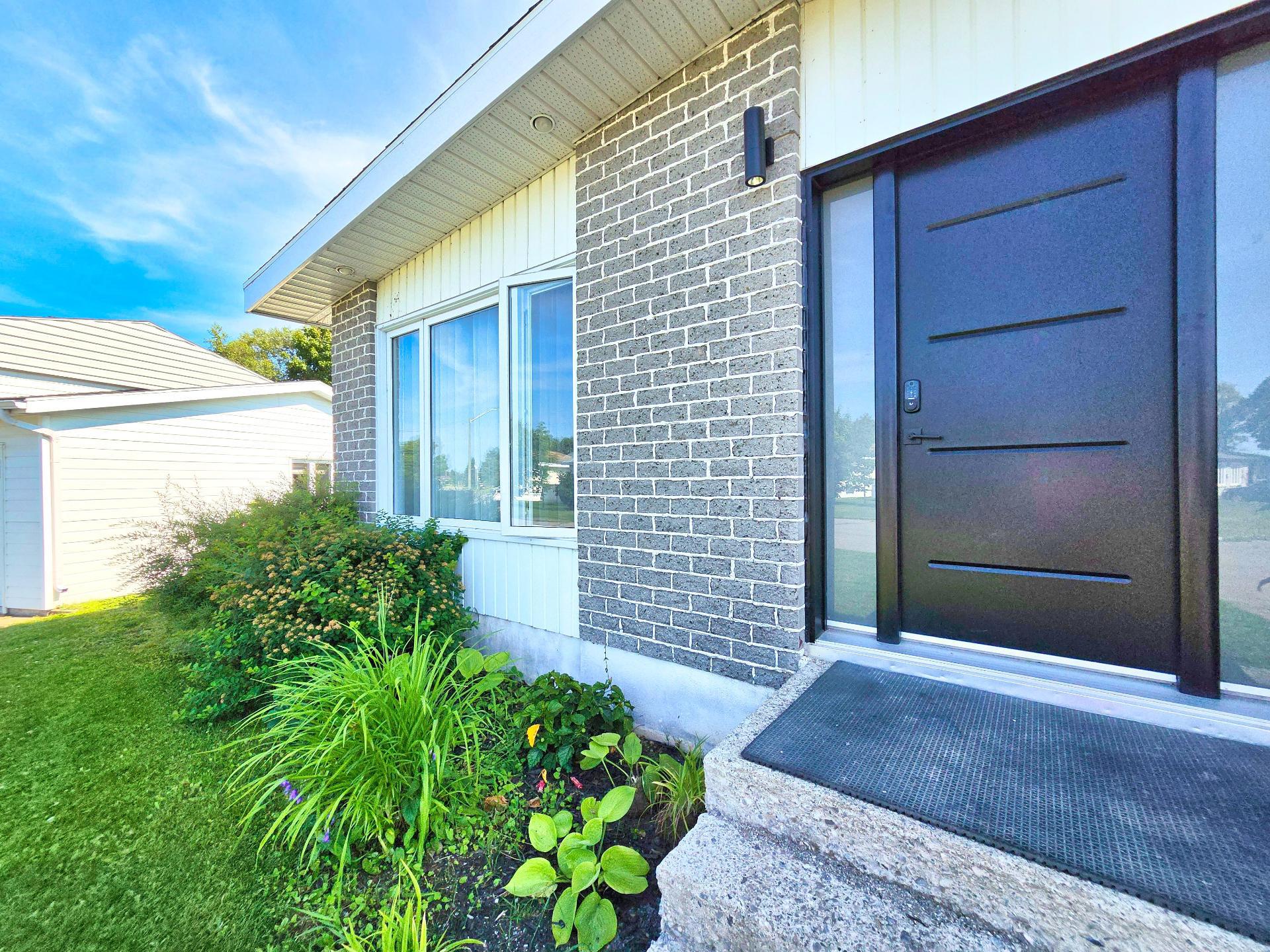421 Rue Marchand — photo 3