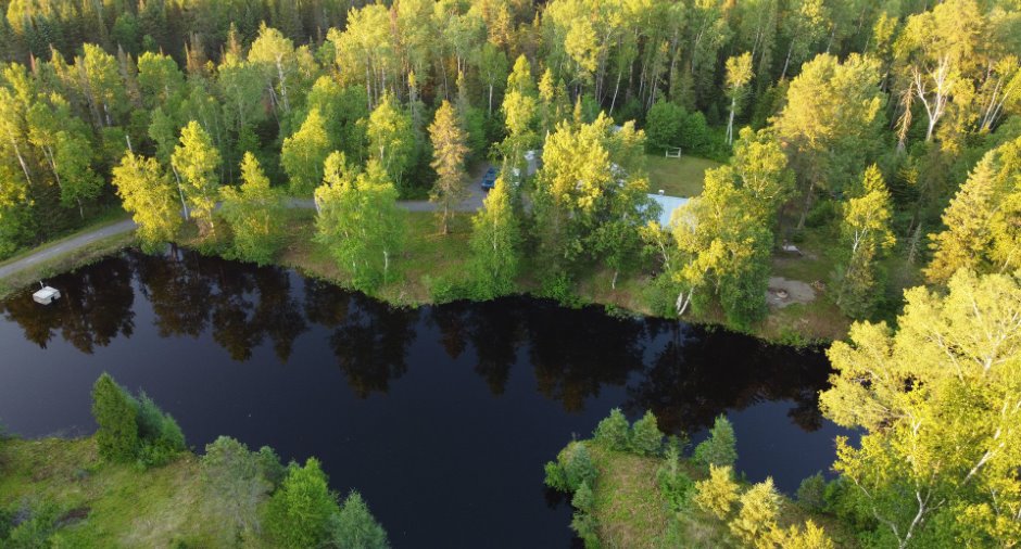 Accès au plan d'eau