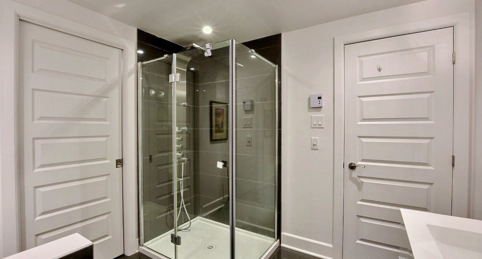 Salle de bains attenante à la CCP