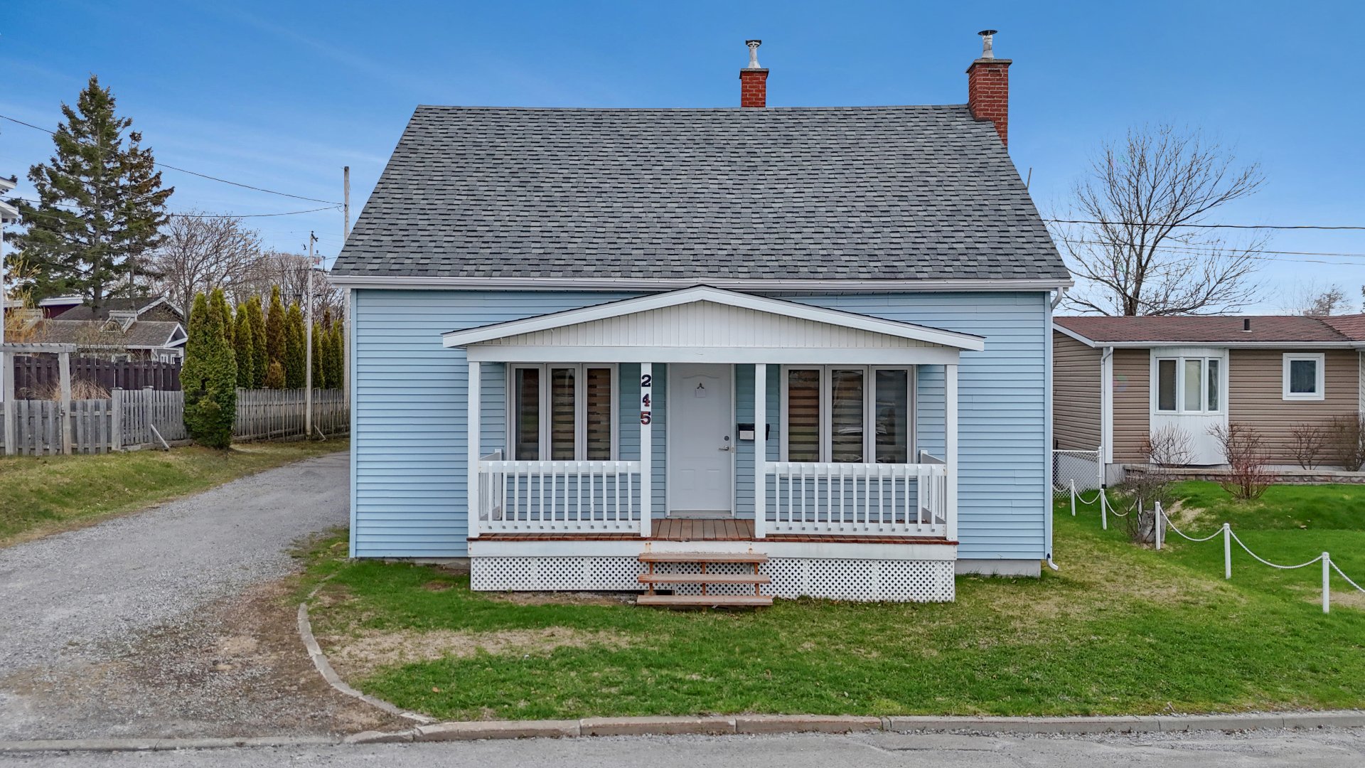 245 Rue Roy S. — photo 1