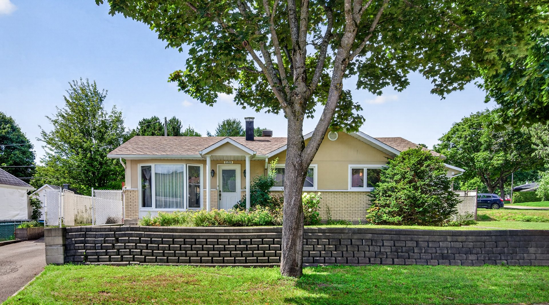 11215 Carré Valois — photo 1