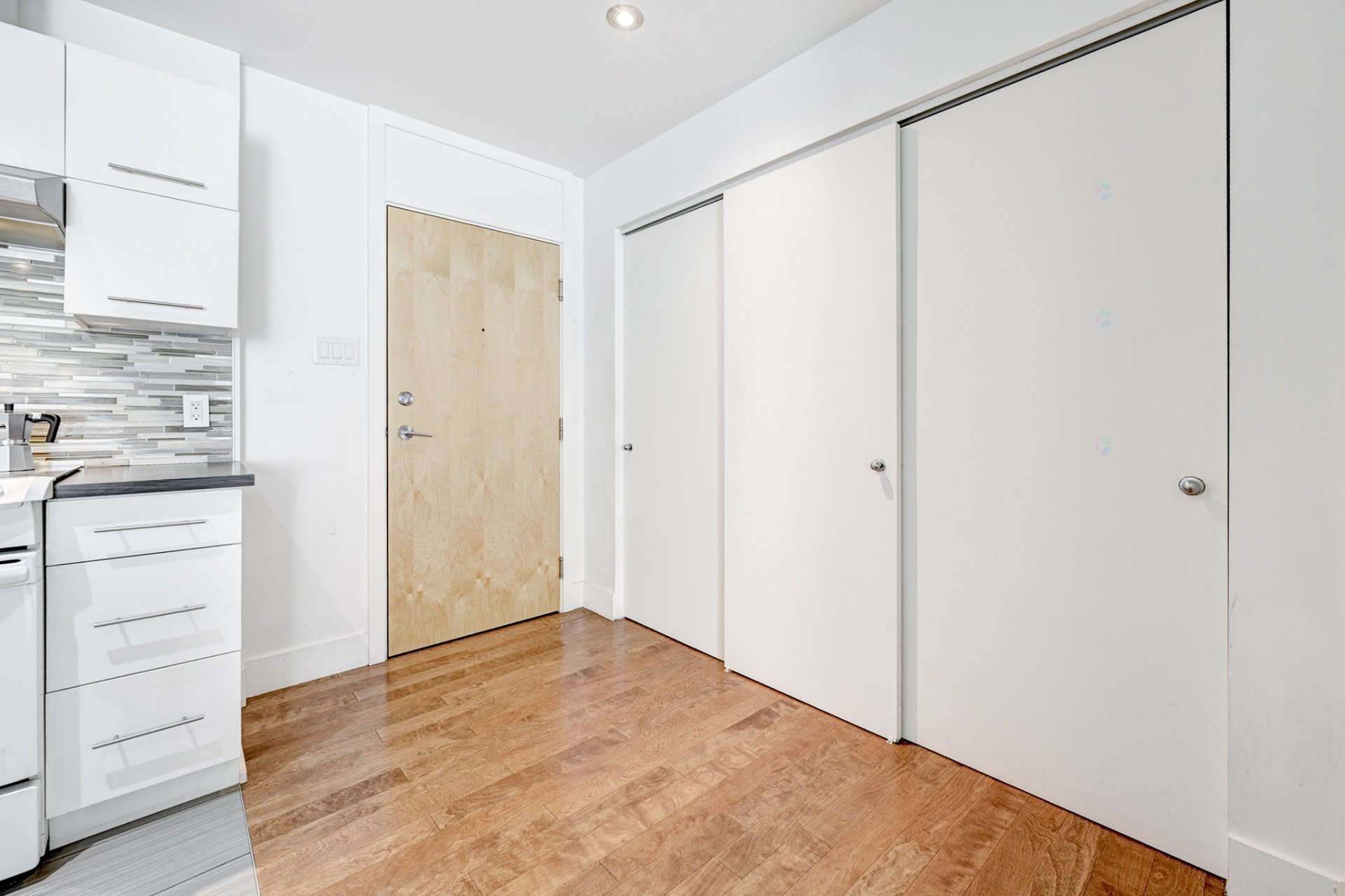 825 Av. de Vimy (#108) — photo 3