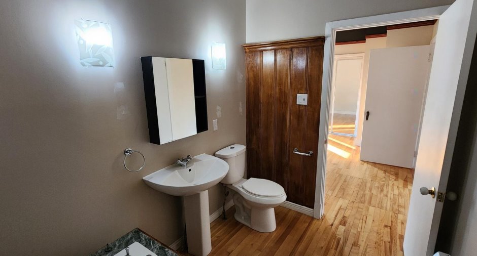 Salle de bains attenante à la CCP