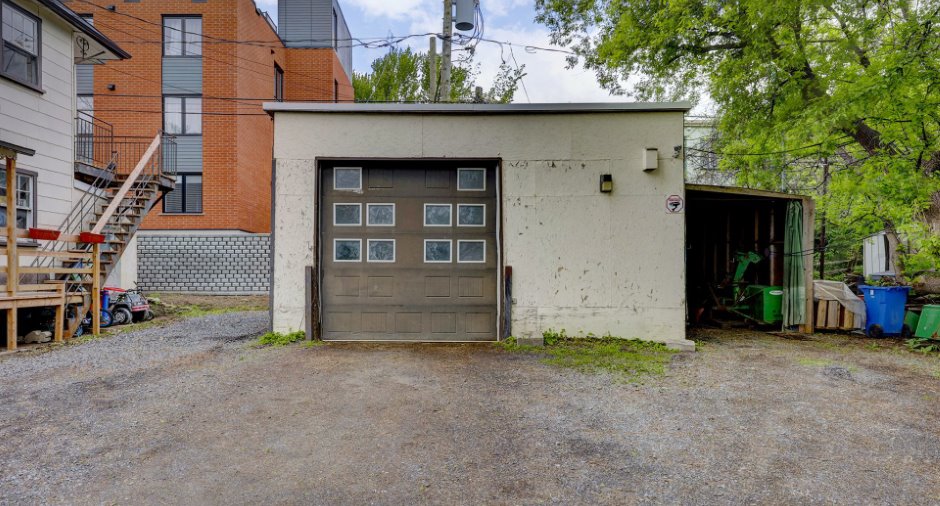 Garage