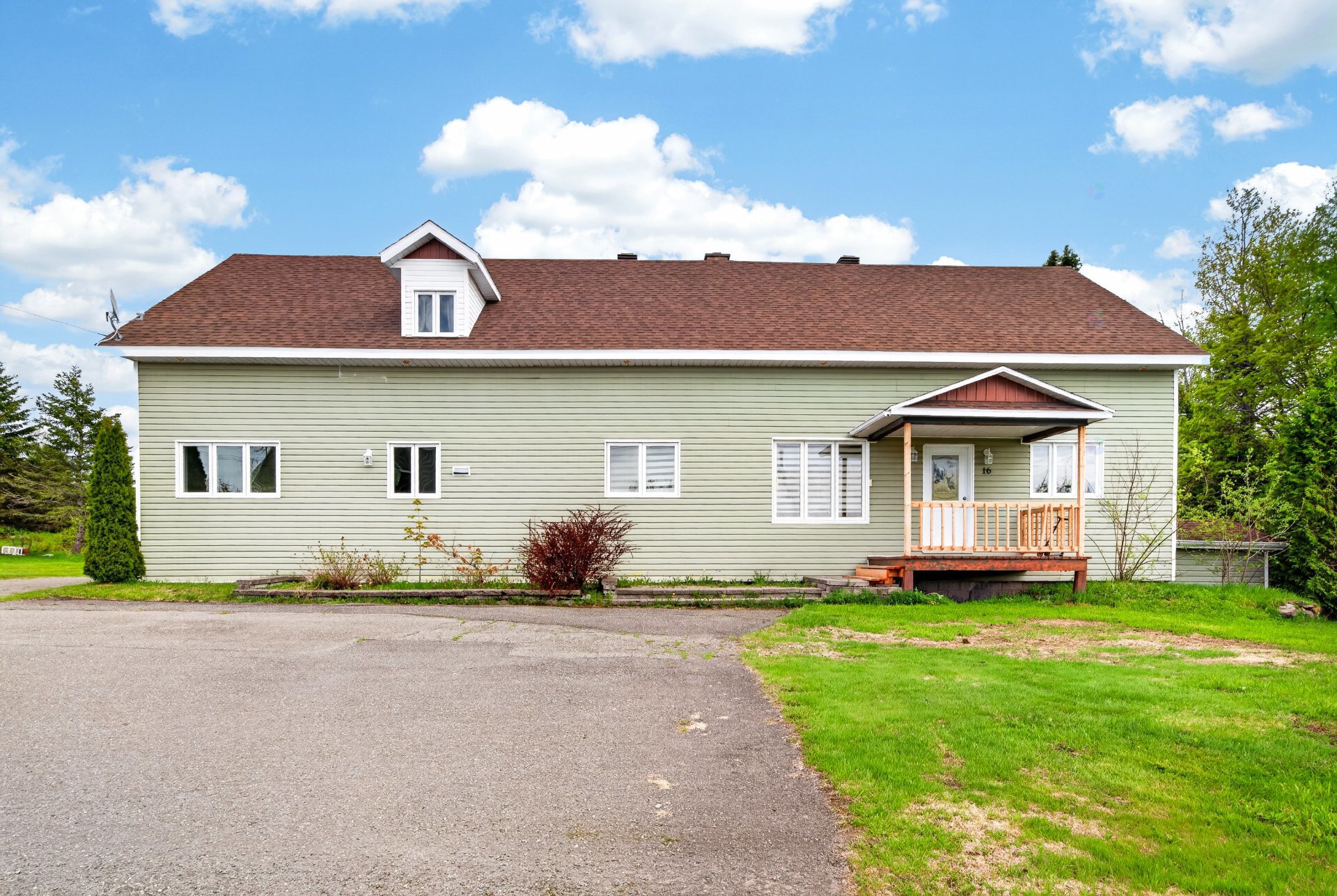 16 Rue Principale E. — photo 1