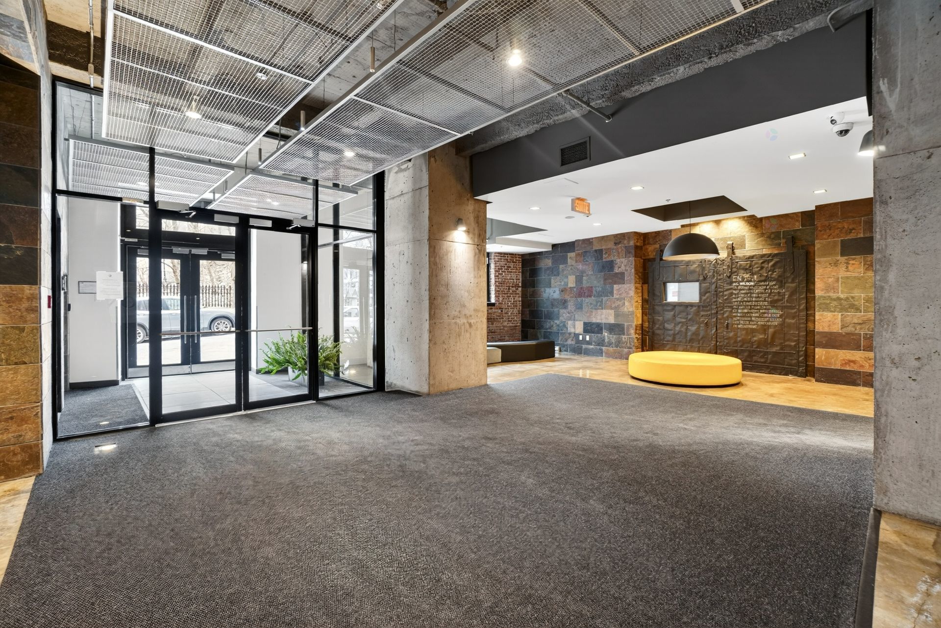 1061 Rue St-Alexandre (#106) — photo 2