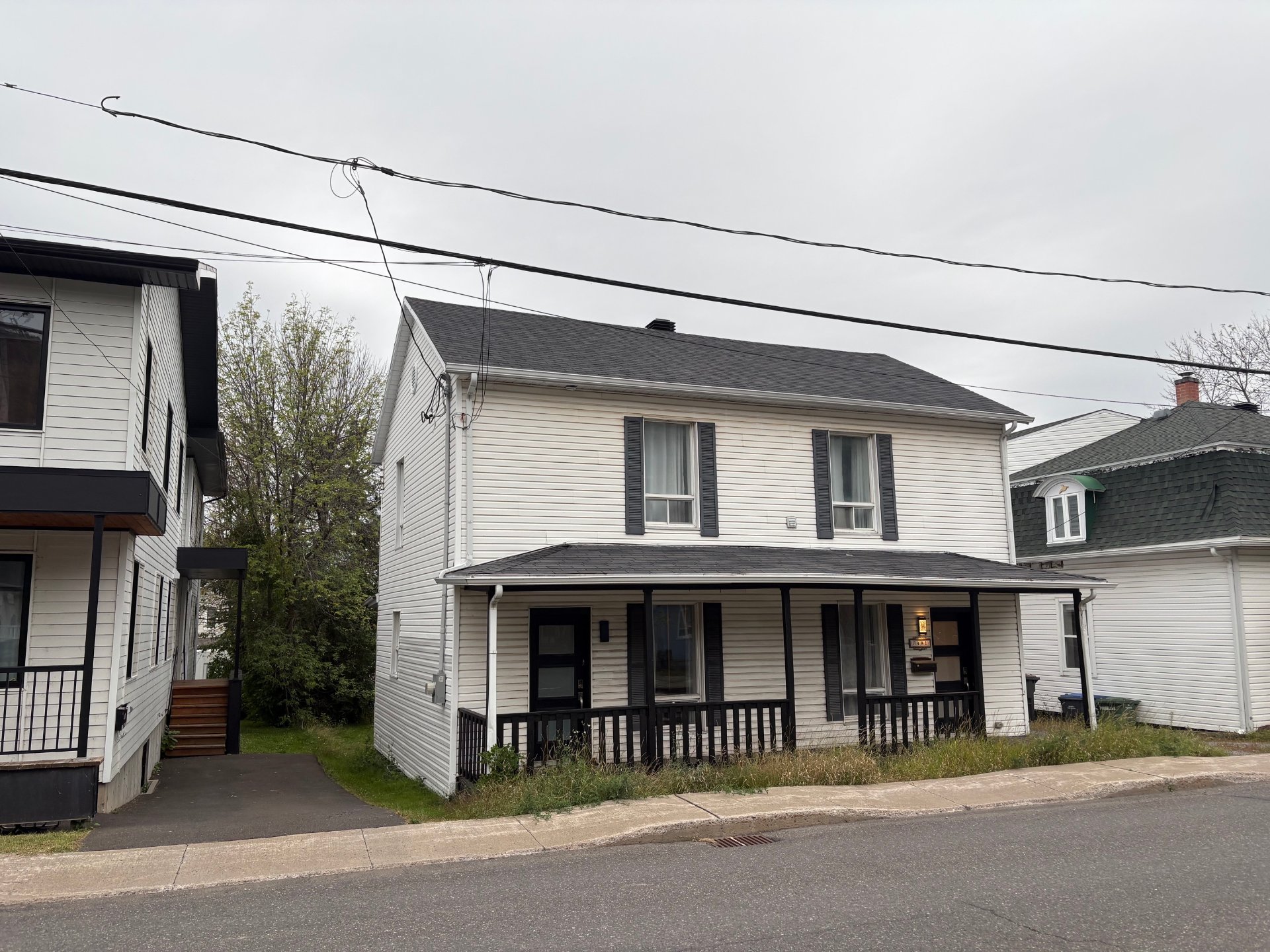3481 Rue St-Laurent — photo 2