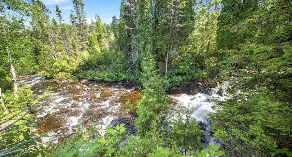 Accès au plan d'eau