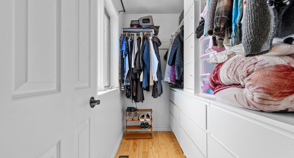 Walk-in closet