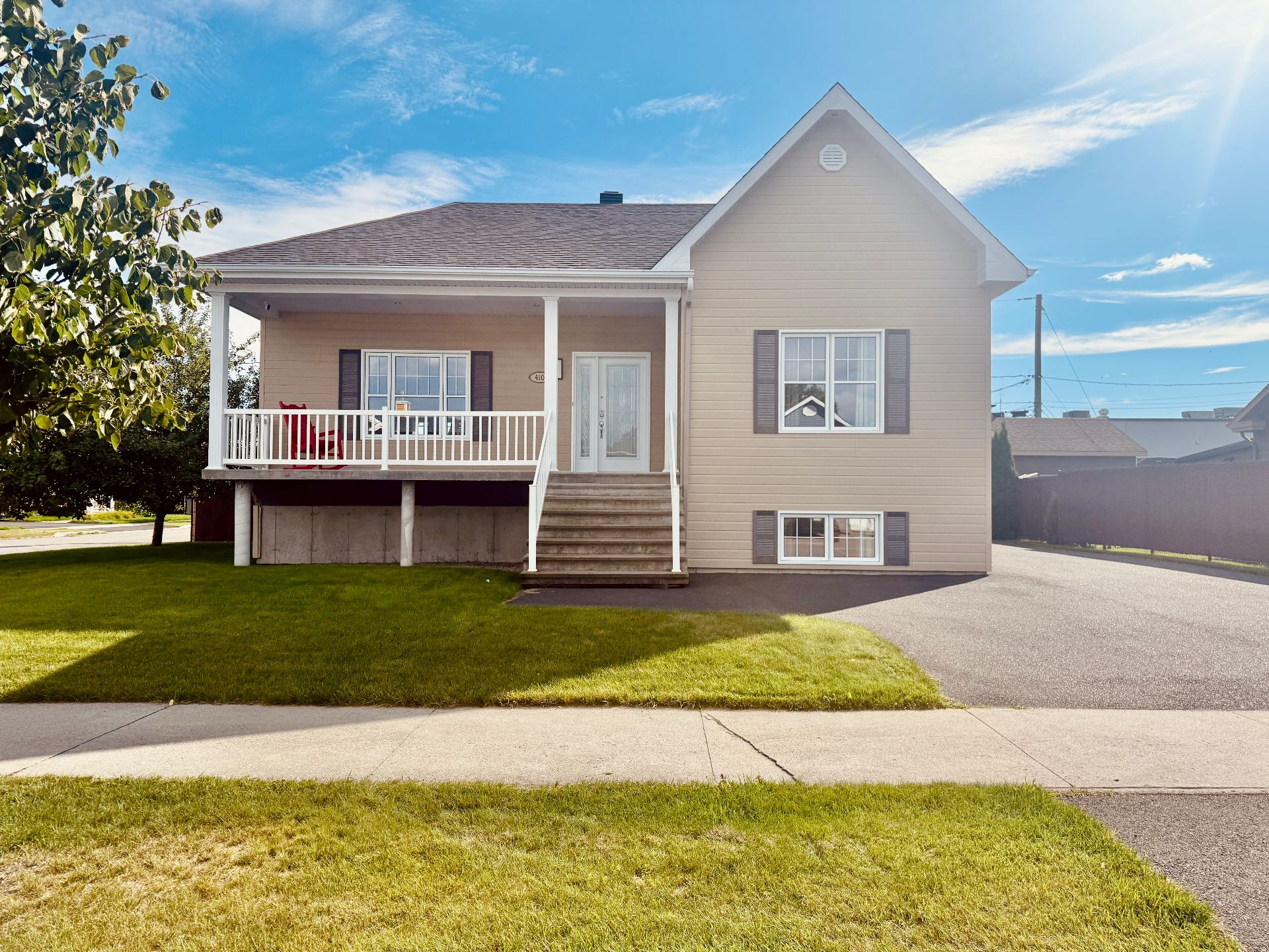 410 Rue des Pionniers — photo 2
