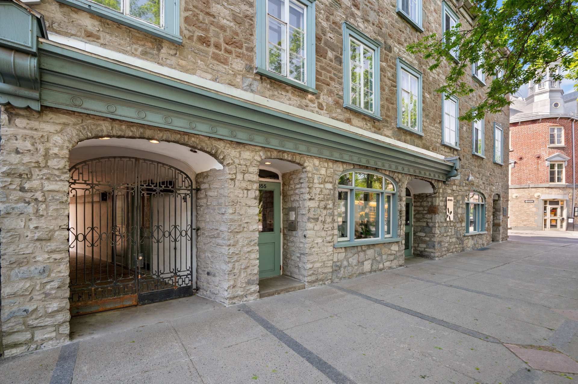 355 Rue St-Paul (#304) — photo 3