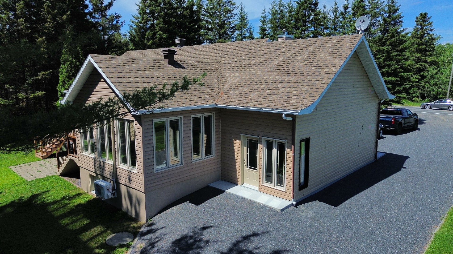 4412 Av. du Pont N. — photo 1