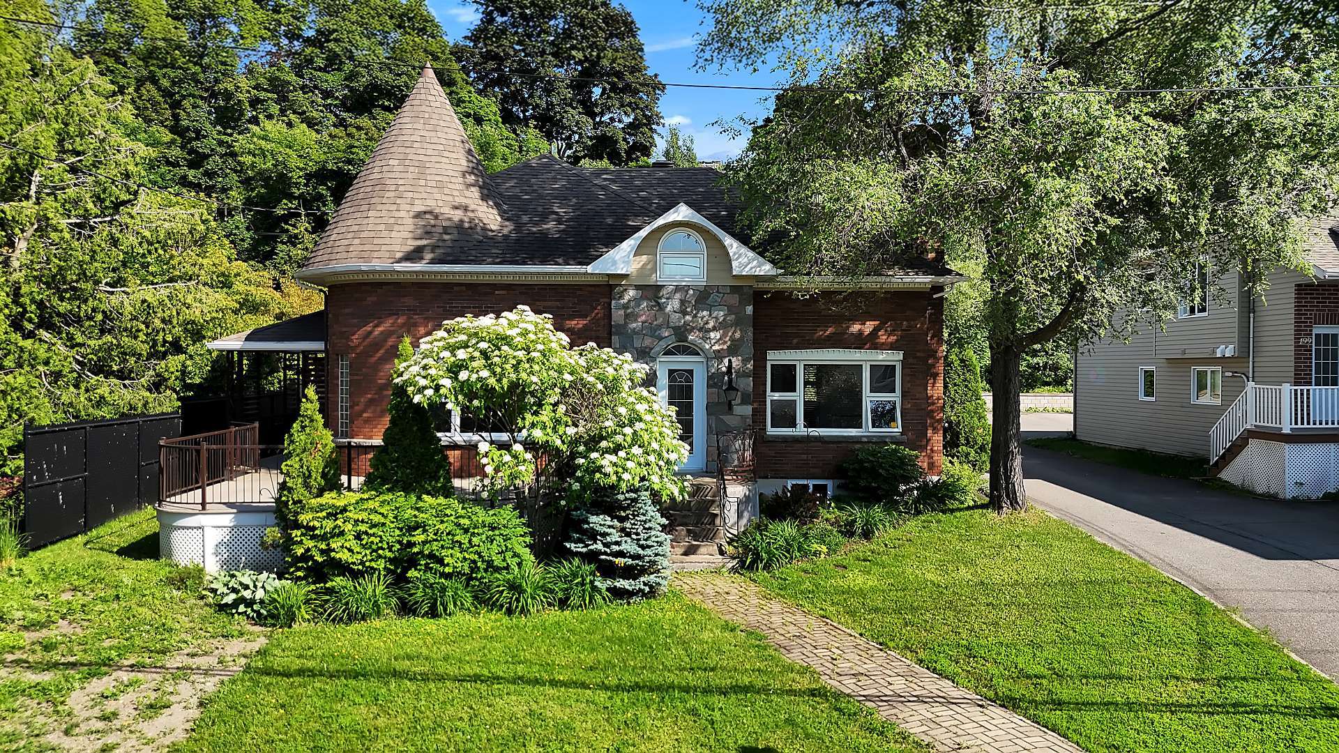 205 Rue St-Pierre — photo 1