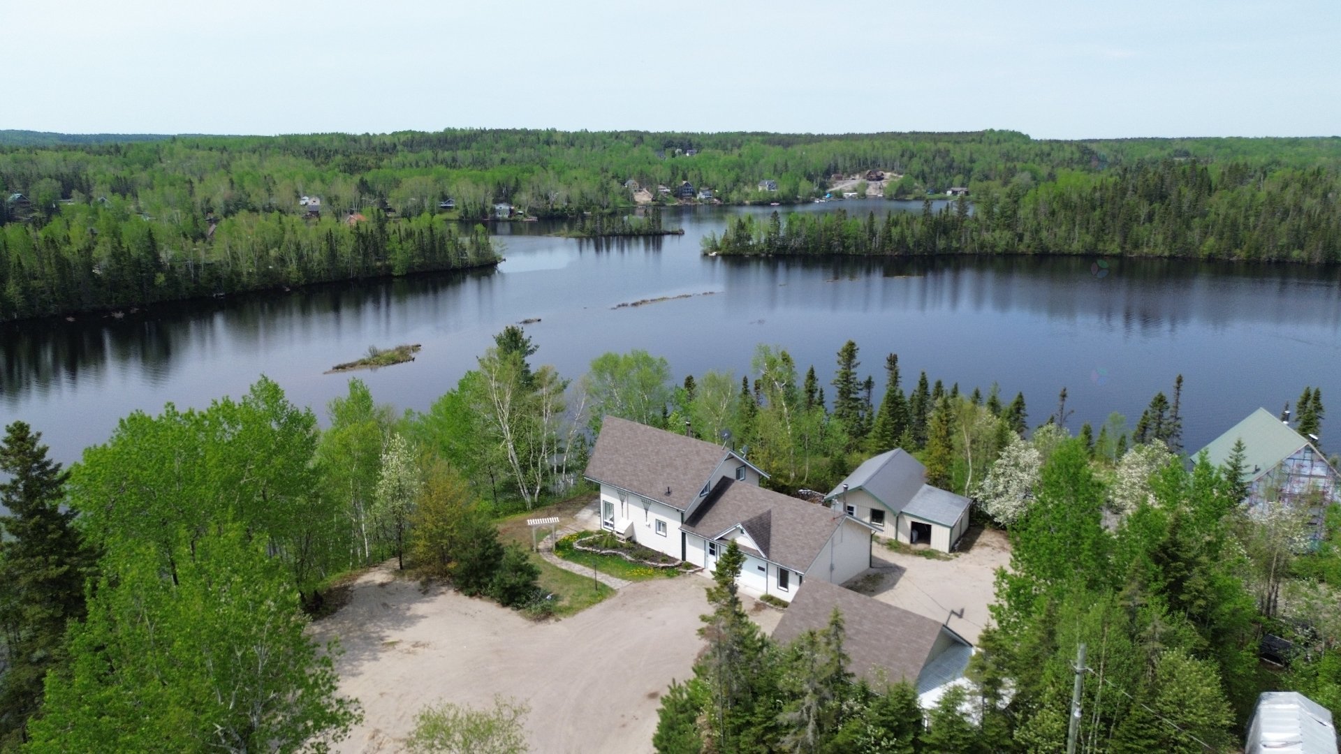 1040 15e chemin du Lac-Sébastien — photo 1