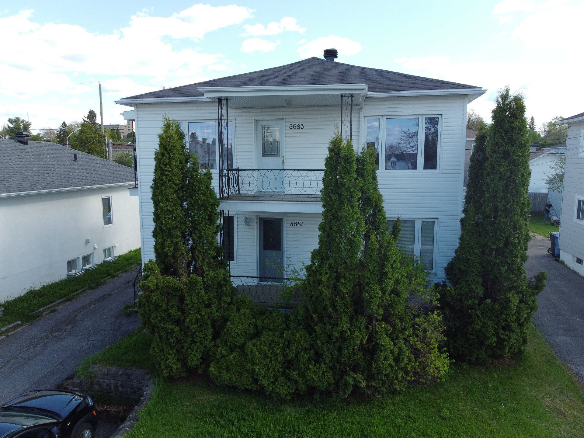 3681-3683 Rue St-Jules — photo 1