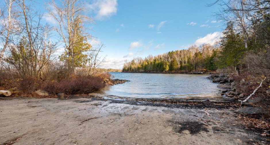 Accès au plan d'eau