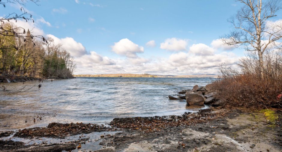 Accès au plan d'eau