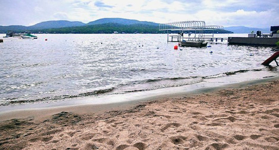 Accès au plan d'eau