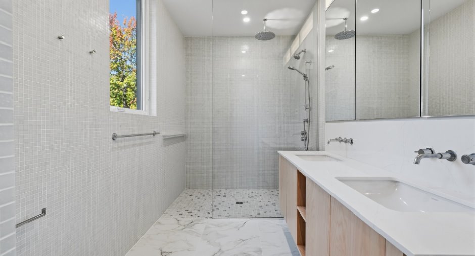 Salle de bains attenante à la CCP