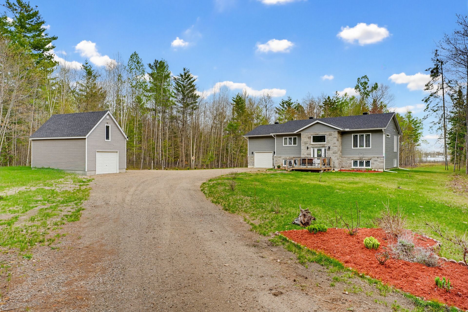 496 Ch. Cottage — photo 2