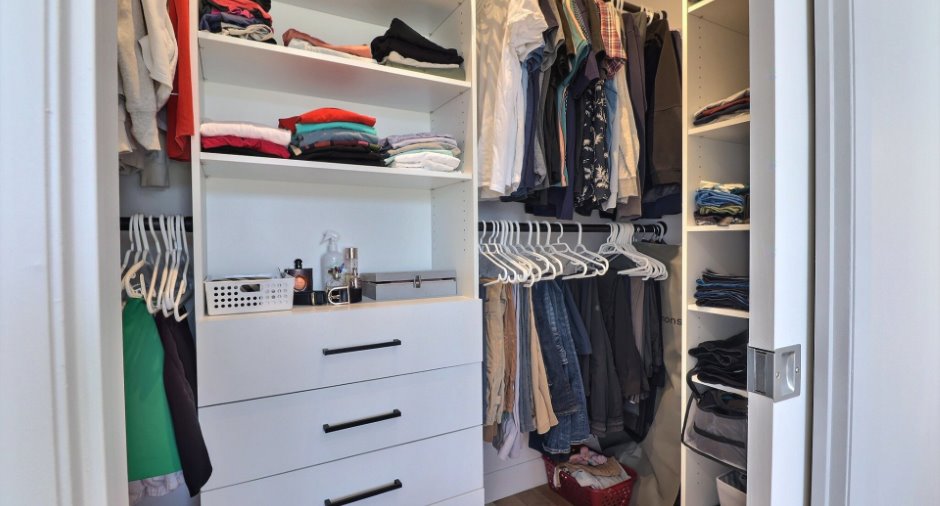 Walk-in closet