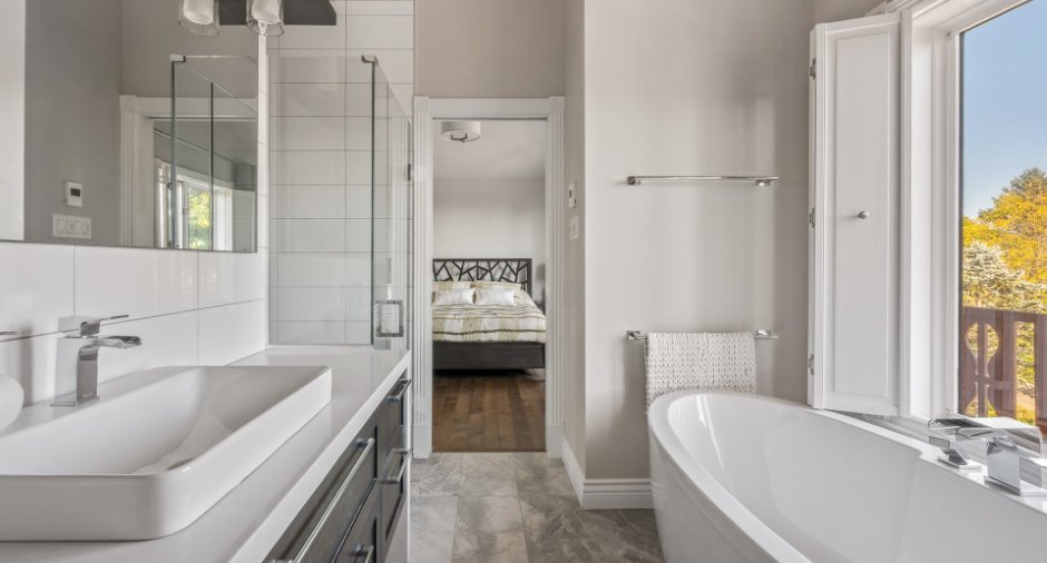Salle de bains attenante à la CCP