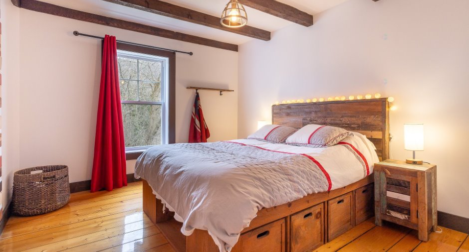 Primary bedroom