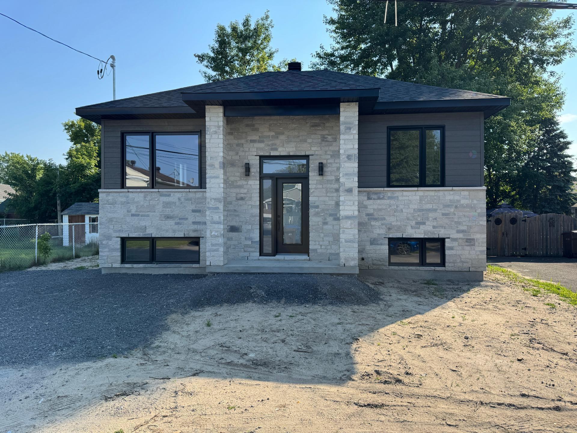 54e Avenue — photo 1