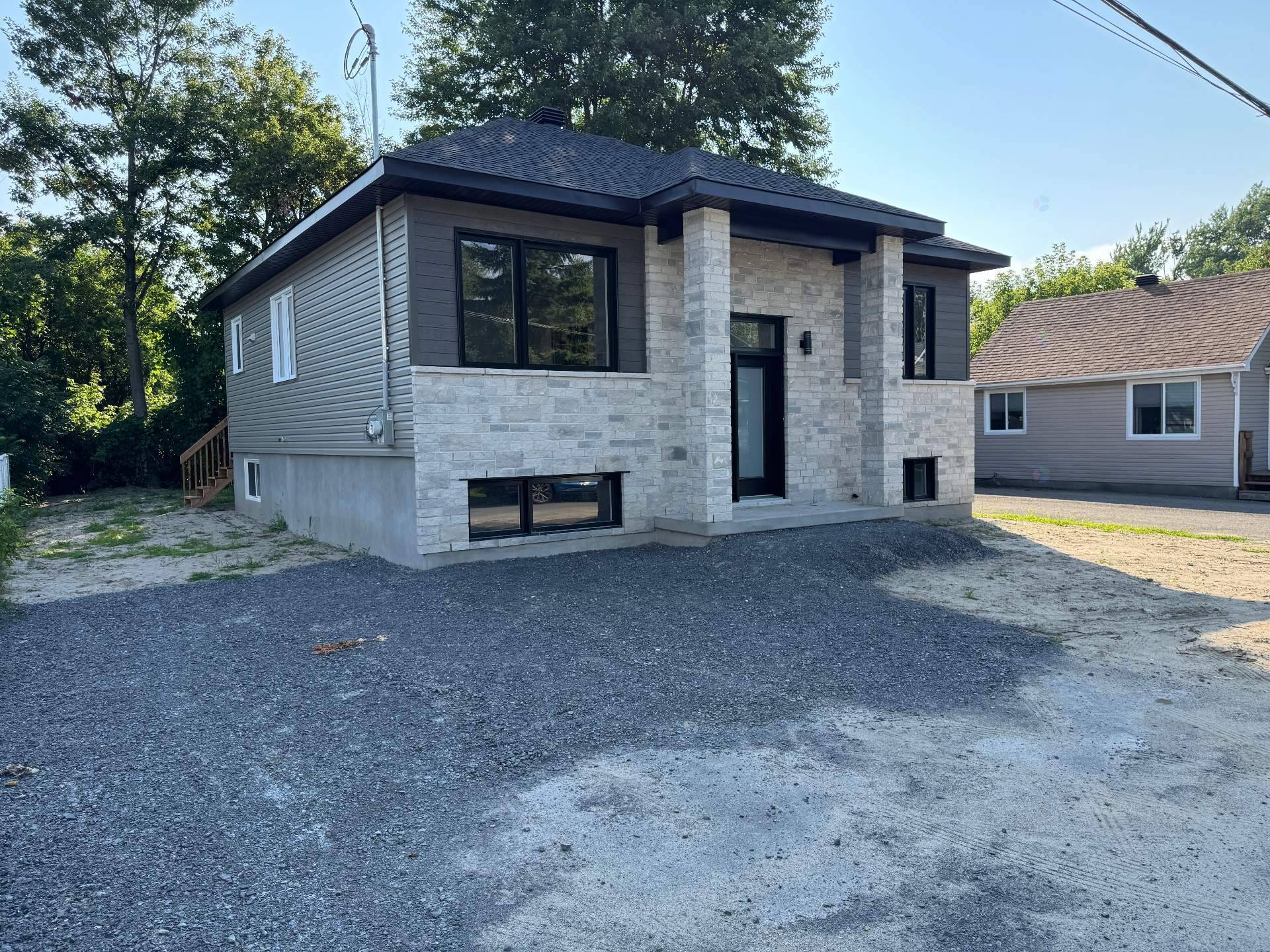 54e Avenue — photo 2
