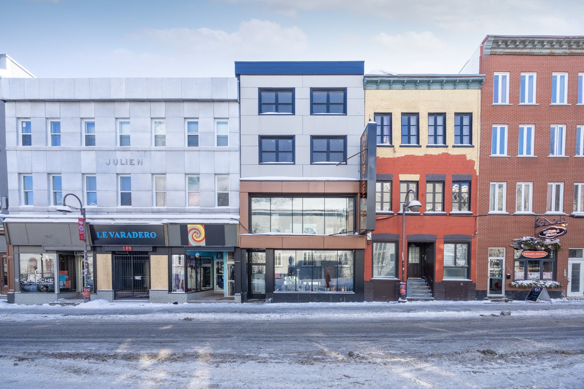 Bâtisse commerciale/Bureau à vendre, Québec