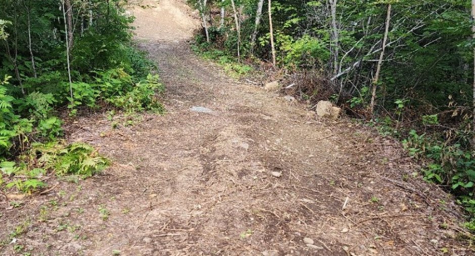 Accès au plan d'eau