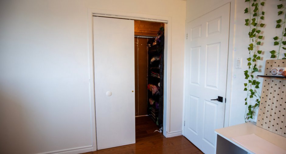 Walk-in closet