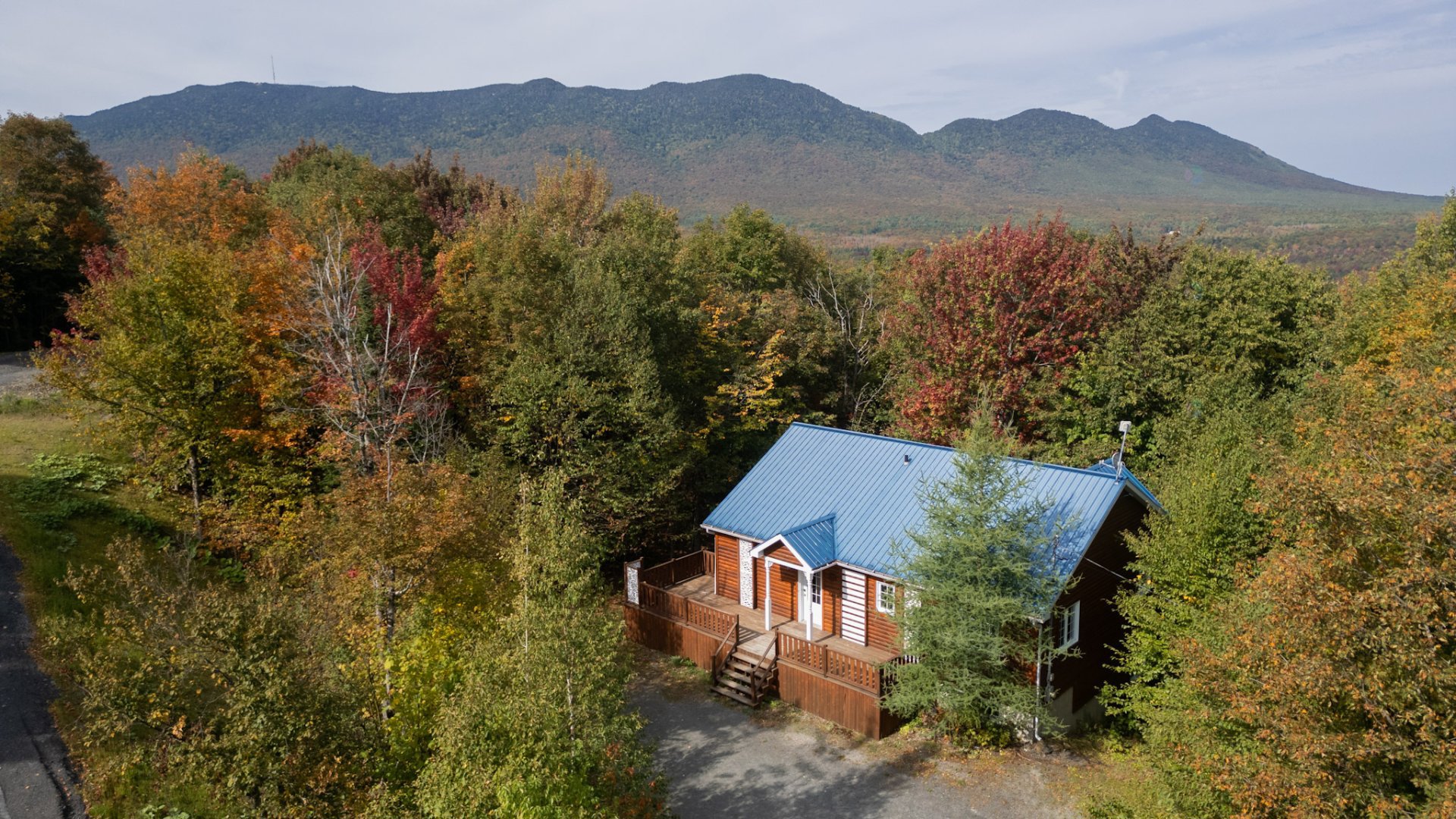 212 Ch. de la Forêt-Enchantée — photo 1