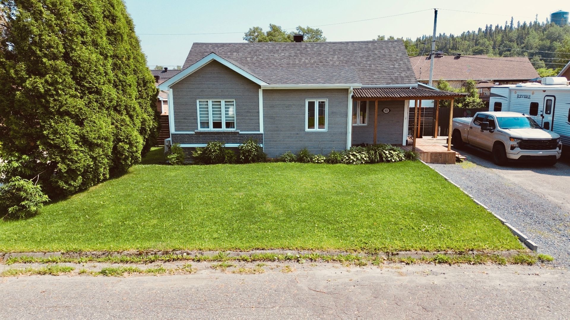 3021 Av. des Fougères — photo 2