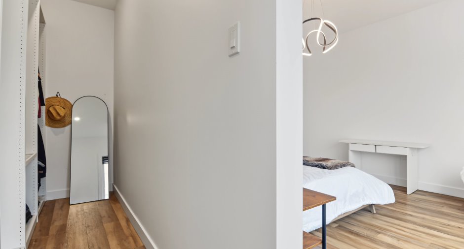 Walk-in closet