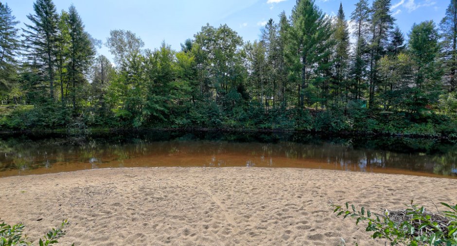Accès au plan d'eau