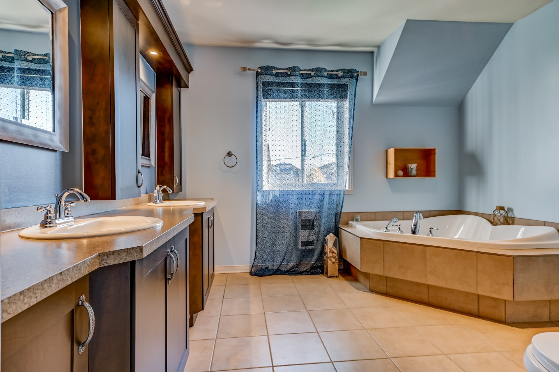 Salle de bains attenante à la CCP