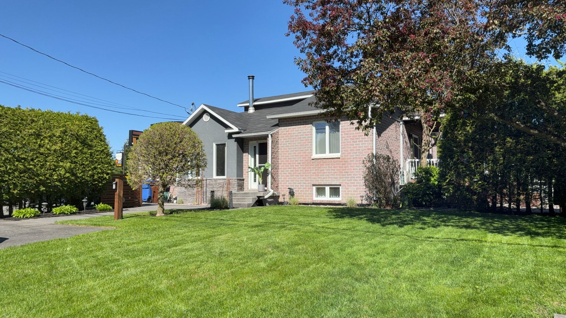 1141 Rue Dufferin — photo 1