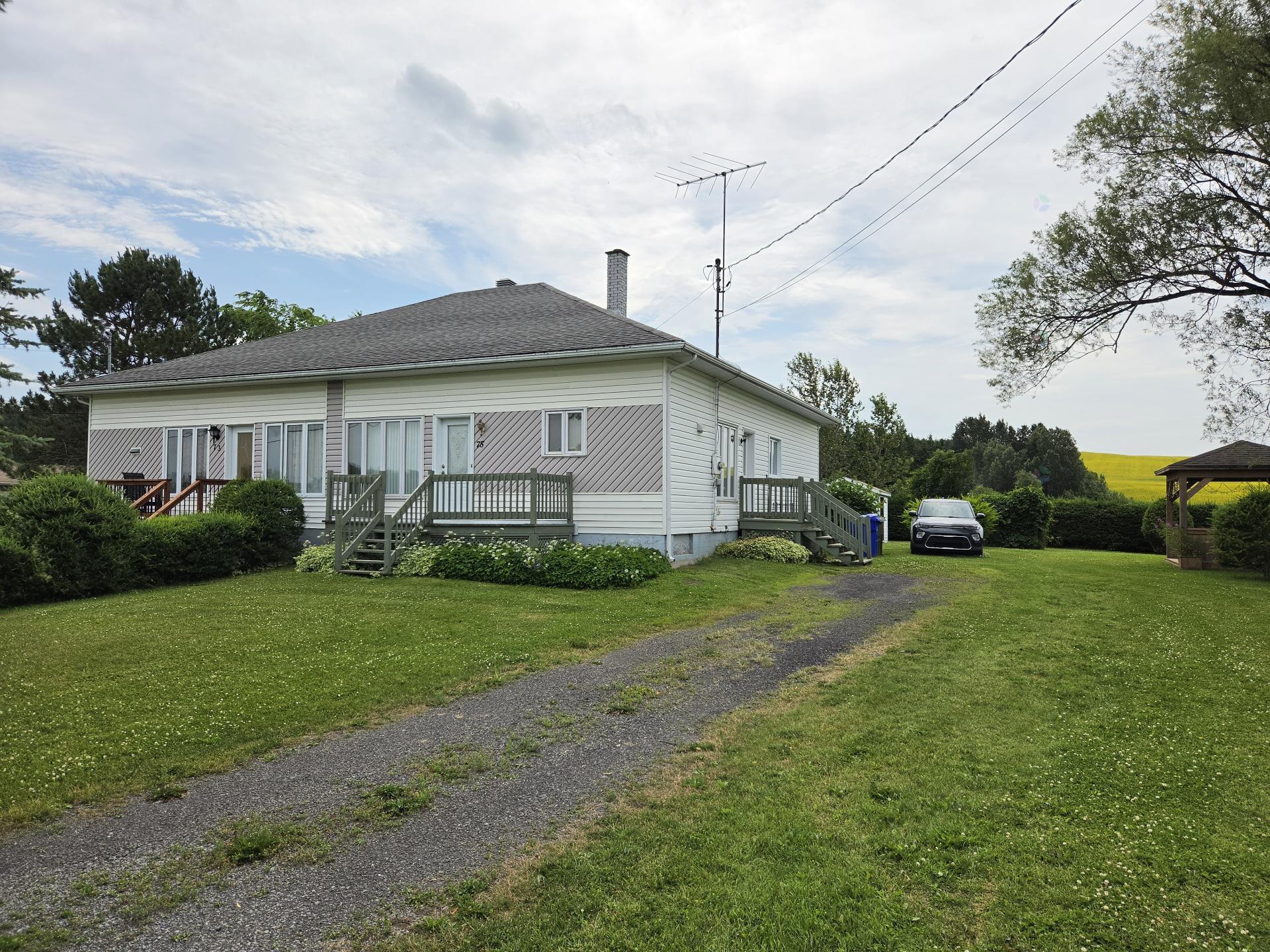 75 Route 195 — photo 1