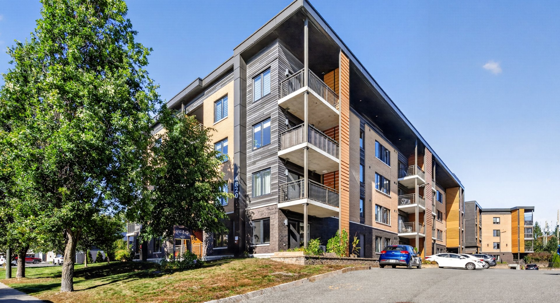 4820 5e Avenue E. (#108) — photo 1