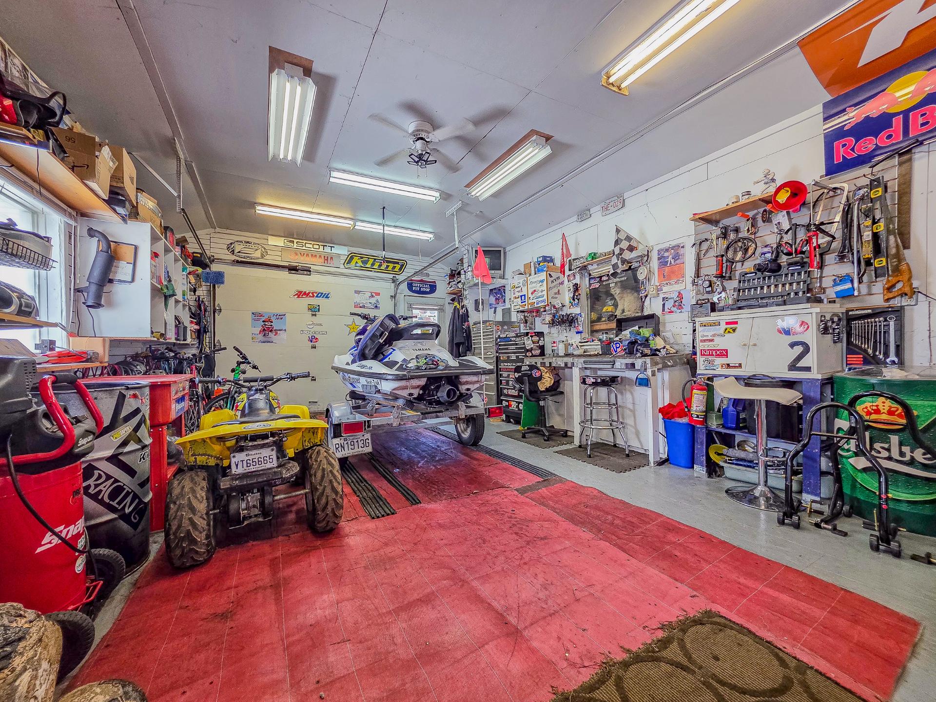 Garage