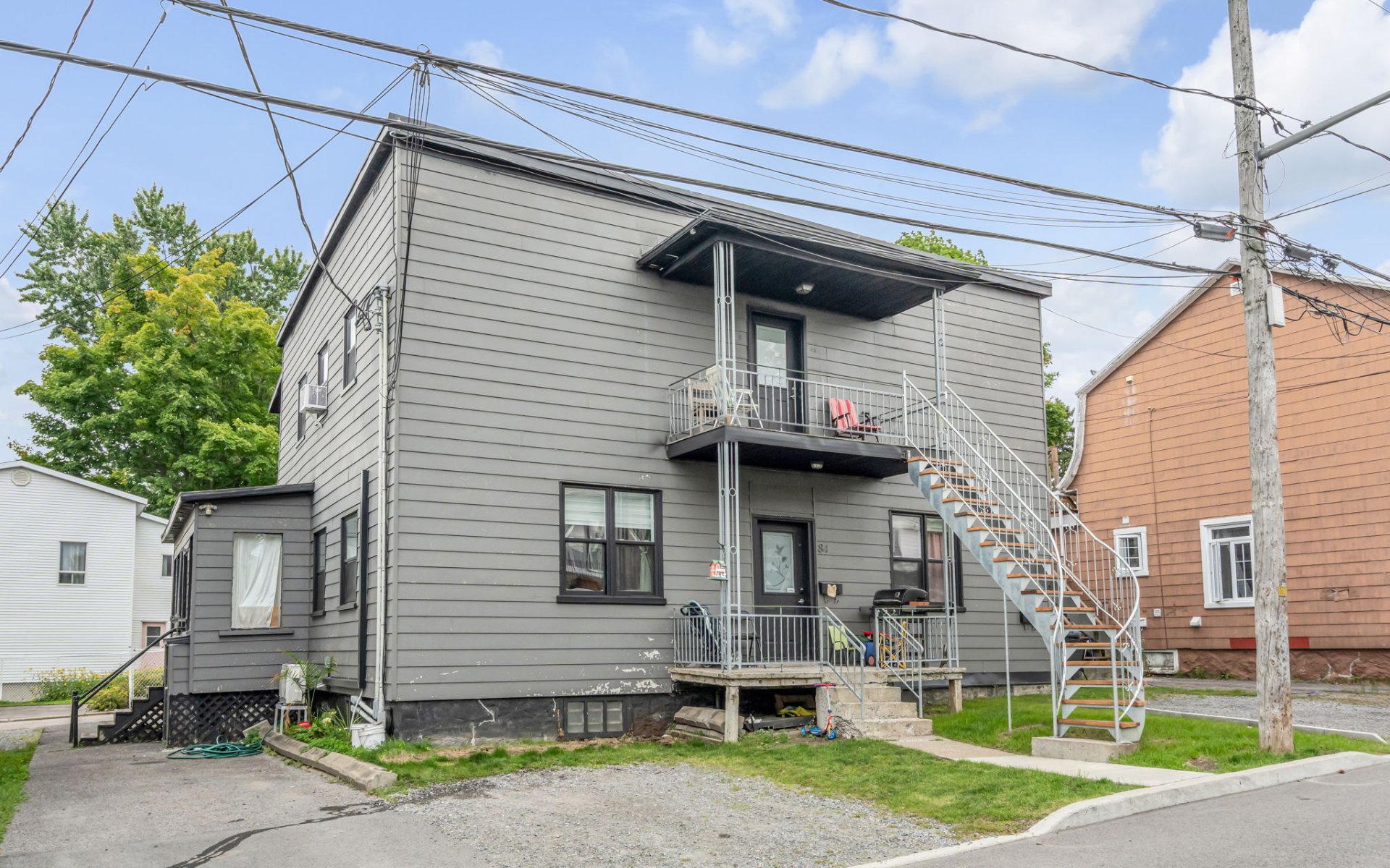 84 Rue Lessard — photo 1